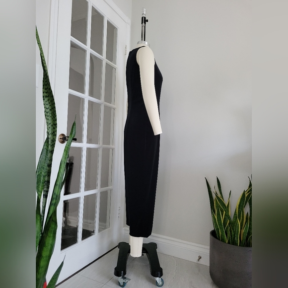 VINTAGE black velvet sleeveless jumpsuit - Picture 2 of 6